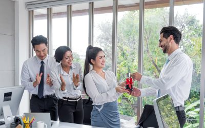 Mobilité interne : définition, avantages et mise en place en entreprise (sans y laisser votre énergie)